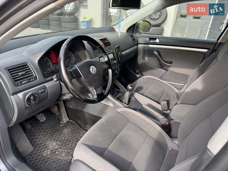 Універсал Volkswagen Golf 2009 в Старокостянтинові