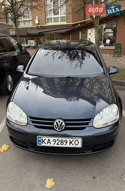 Хэтчбек Volkswagen Golf 2004 в Киеве