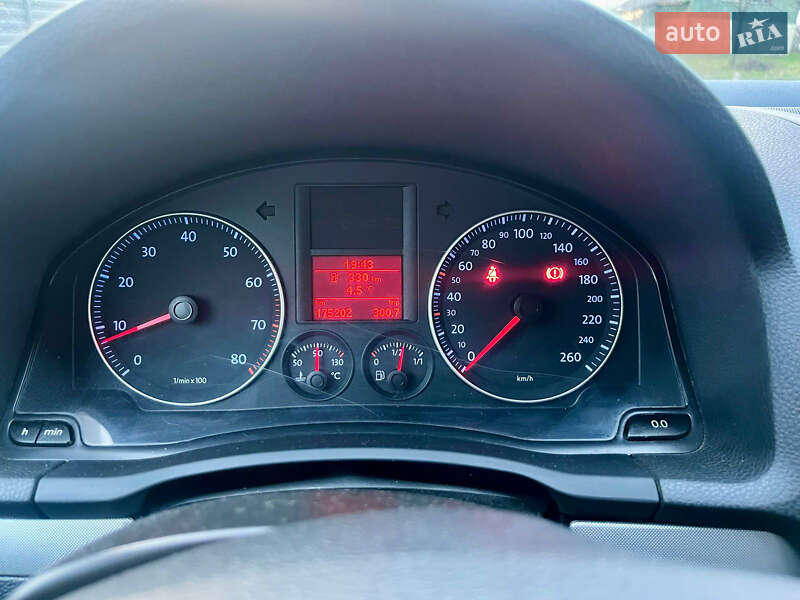 Хетчбек Volkswagen Golf 2007 в Чернівцях