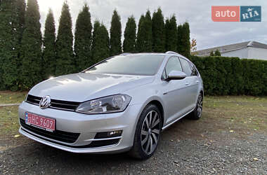 Універсал Volkswagen Golf 2016 в Рівному