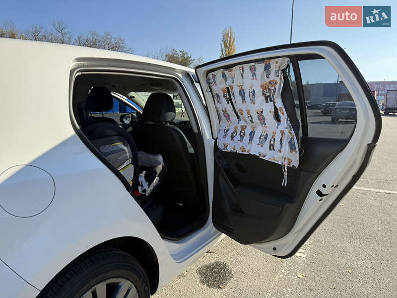 Хетчбек Volkswagen Golf 2009 в Кременчуці