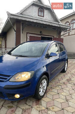 Хэтчбек Volkswagen Golf 2006 в Черновцах