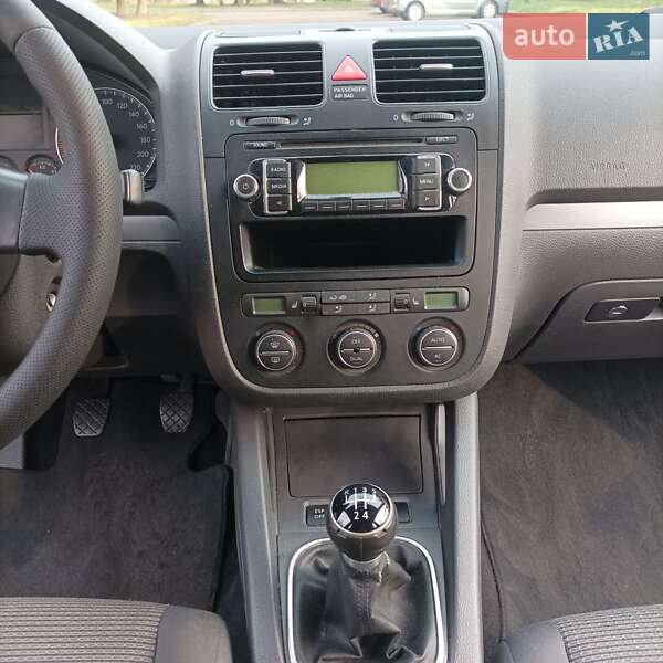 Універсал Volkswagen Golf 2009 в Житомирі