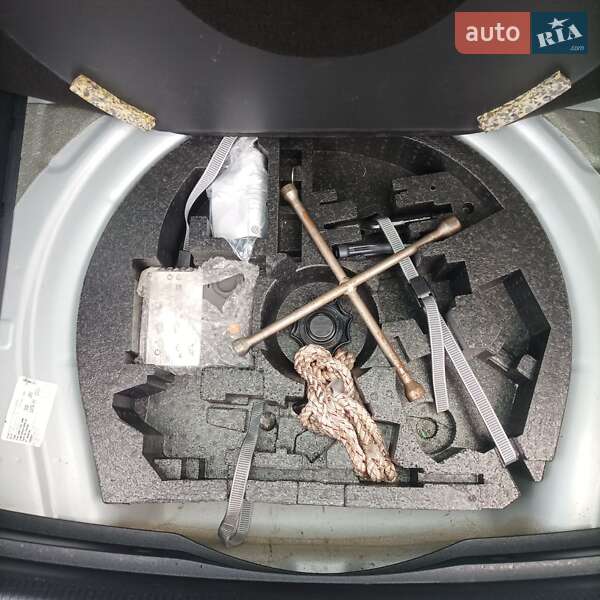 Універсал Volkswagen Golf 2009 в Житомирі