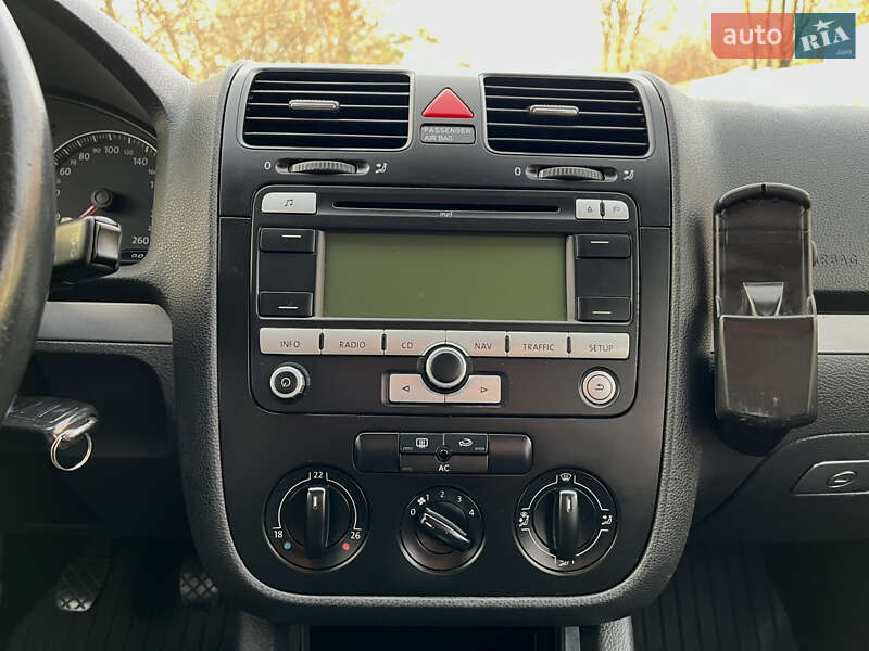 Хэтчбек Volkswagen Golf 2007 в Ровно