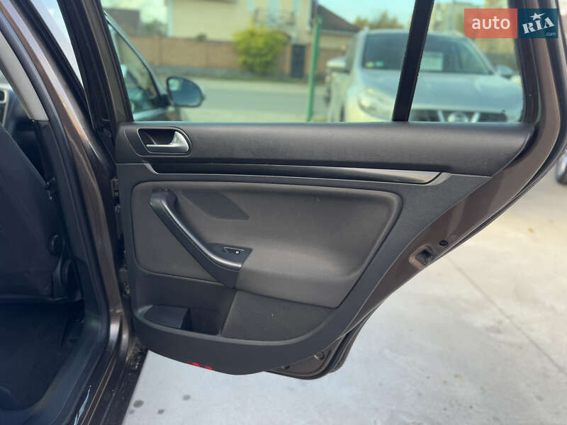 Универсал Volkswagen Golf 2012 в Бердичеве