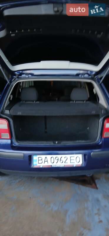 Хэтчбек Volkswagen Golf 2003 в Кропивницком