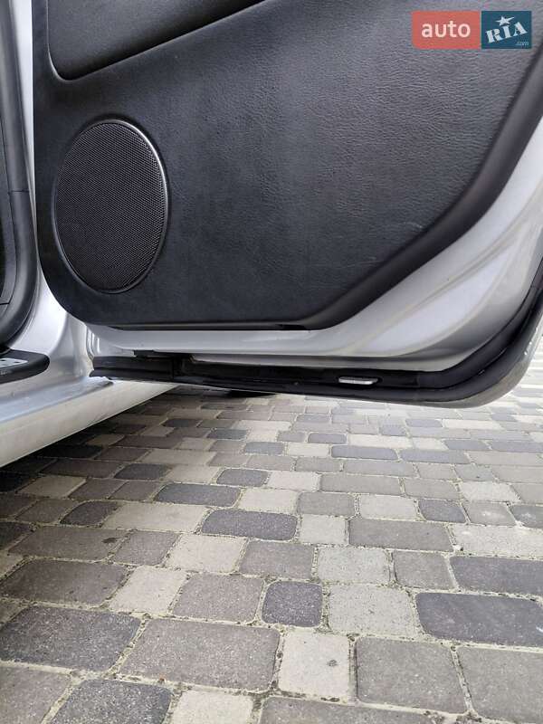 Хэтчбек Volkswagen Golf 2002 в Ивано-Франковске