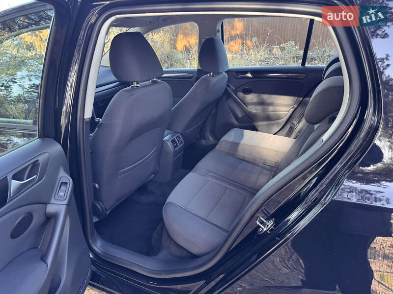 Хэтчбек Volkswagen Golf 2011 в Виннице