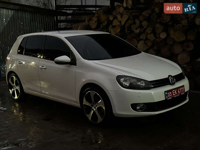 Хэтчбек Volkswagen Golf 2009 в Луцке