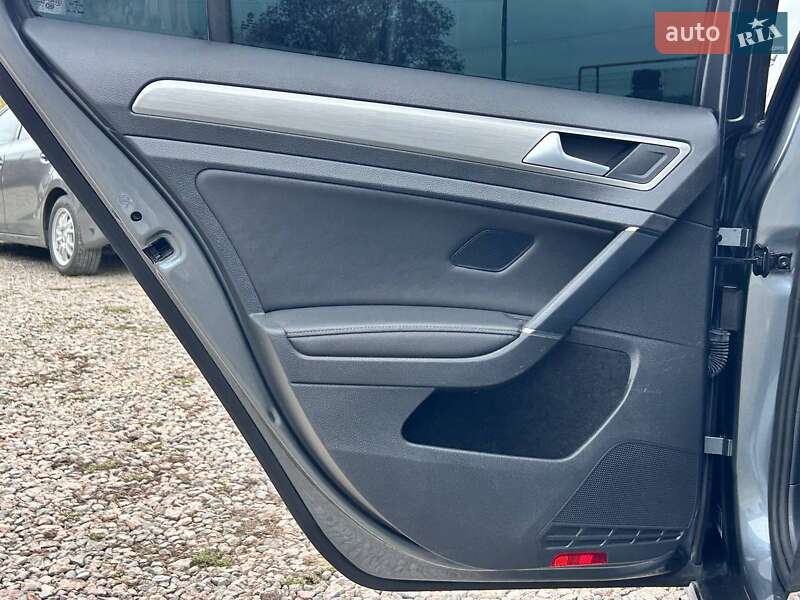 Універсал Volkswagen Golf 2015 в Одесі