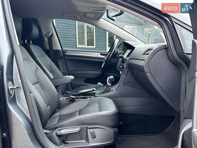 Універсал Volkswagen Golf 2015 в Одесі