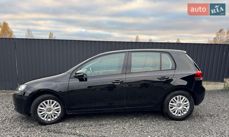Хэтчбек Volkswagen Golf 2009 в Луцке