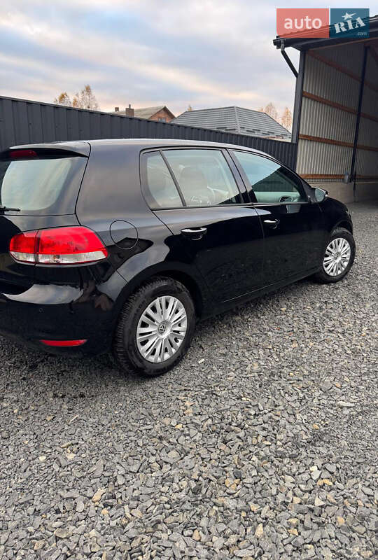 Хэтчбек Volkswagen Golf 2009 в Луцке