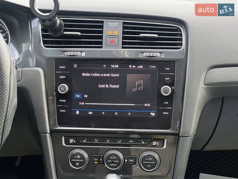 Хэтчбек Volkswagen Golf 2019 в Ивано-Франковске