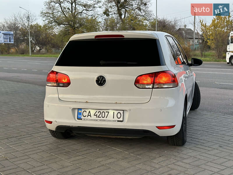 Хэтчбек Volkswagen Golf 2011 в Черкассах