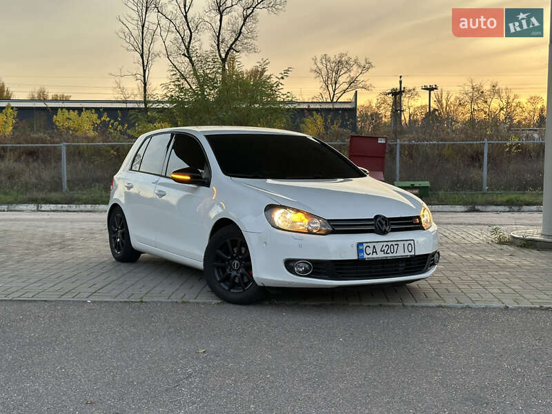 Хэтчбек Volkswagen Golf 2011 в Черкассах