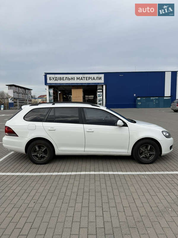 Універсал Volkswagen Golf 2013 в Львові