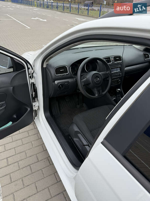 Універсал Volkswagen Golf 2013 в Львові