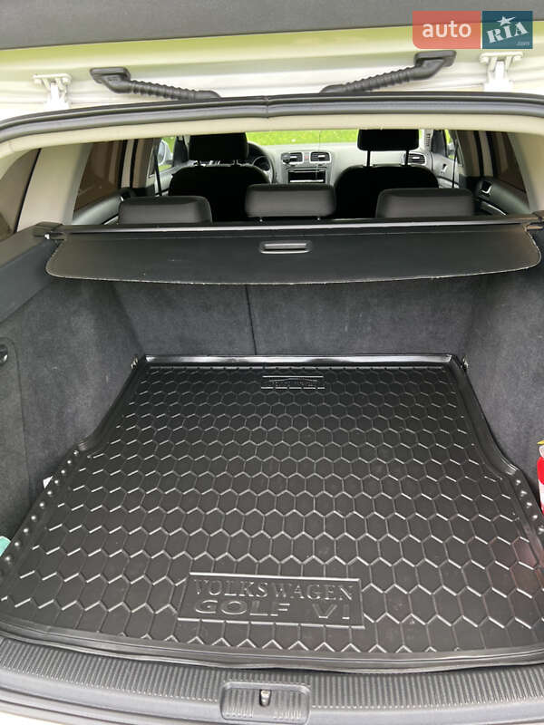 Універсал Volkswagen Golf 2013 в Львові