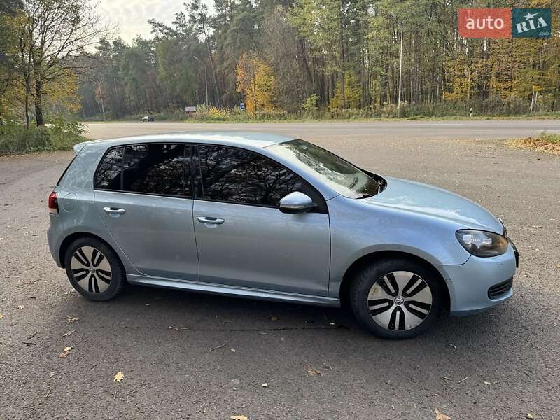 Хэтчбек Volkswagen Golf 2010 в Луцке фото 2 Хэтчбек Volkswagen Golf 2010 в Луцке