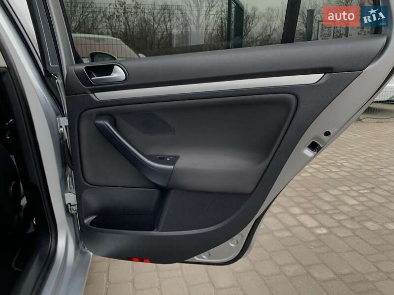 Универсал Volkswagen Golf 2013 в Бердичеве