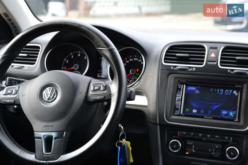 Универсал Volkswagen Golf 2012 в Луцке