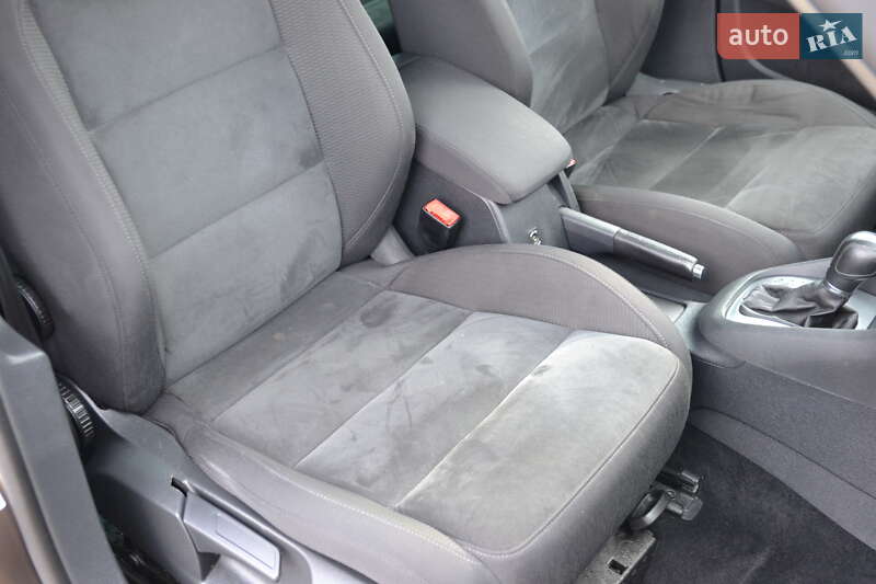 Универсал Volkswagen Golf 2012 в Луцке