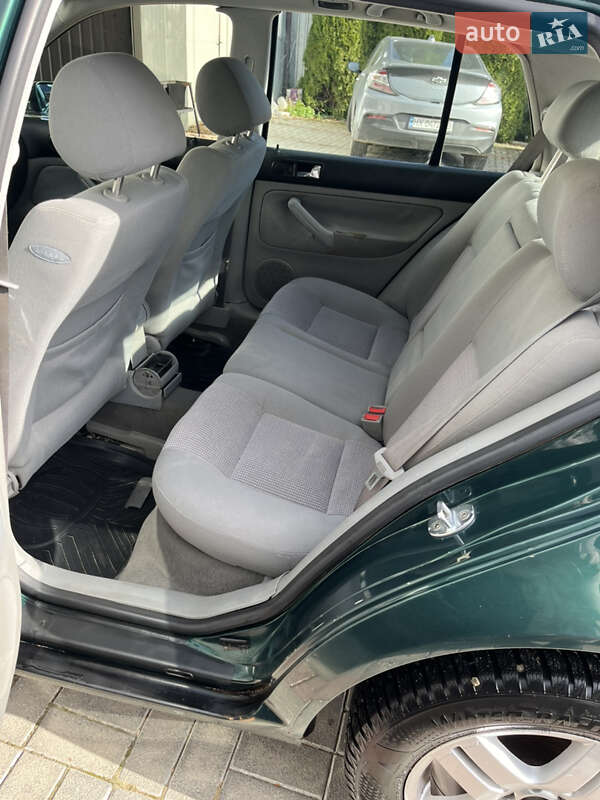 Хэтчбек Volkswagen Golf 2000 в Каменец-Подольском