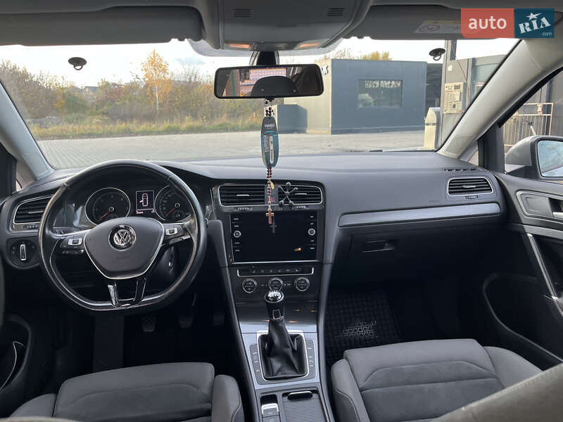 Универсал Volkswagen Golf 2017 в Львове