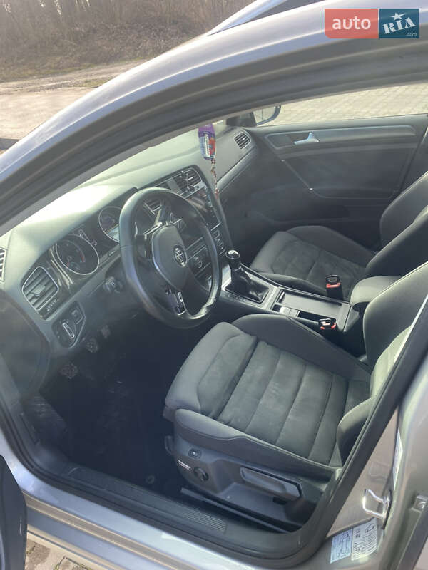 Универсал Volkswagen Golf 2017 в Львове