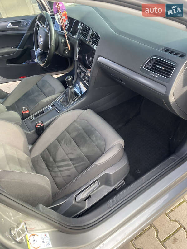 Универсал Volkswagen Golf 2017 в Львове
