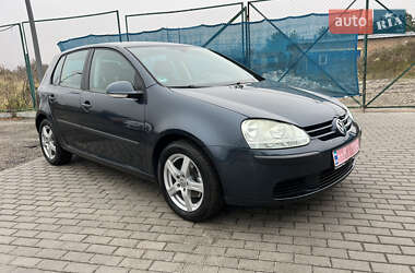 Хэтчбек Volkswagen Golf 2005 в Киеве