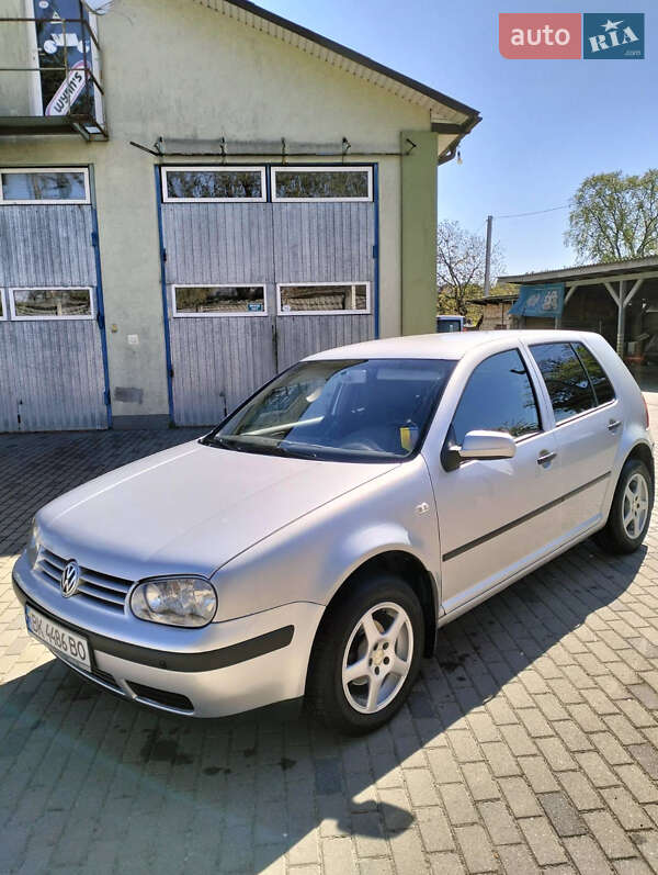 Volkswagen Golf 2002