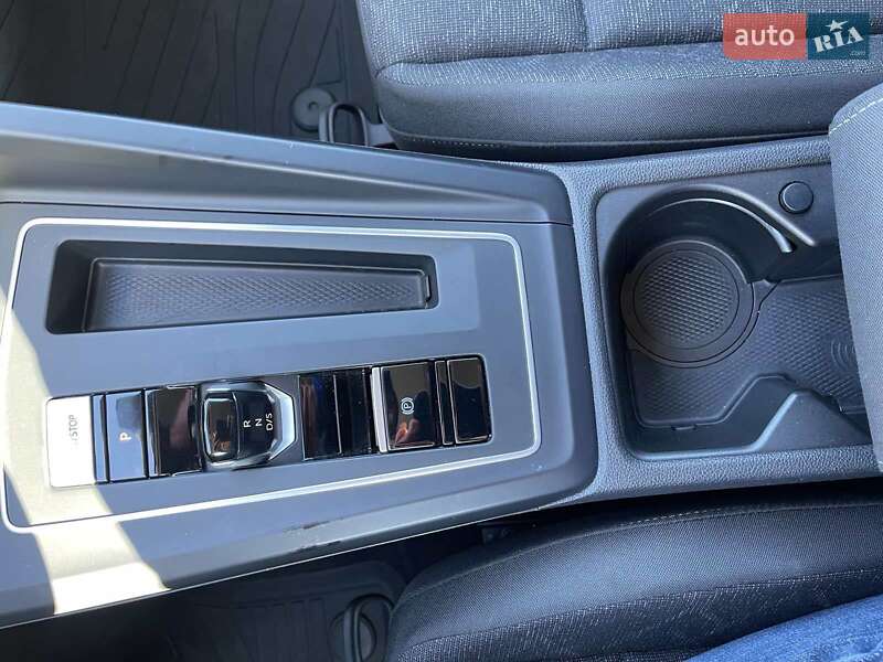 Хэтчбек Volkswagen Golf 2021 в Черновцах