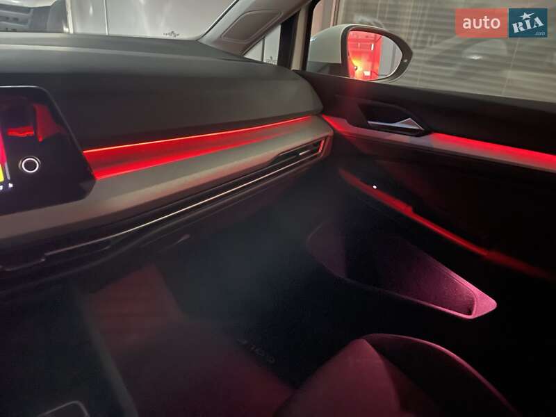 Хэтчбек Volkswagen Golf 2021 в Черновцах