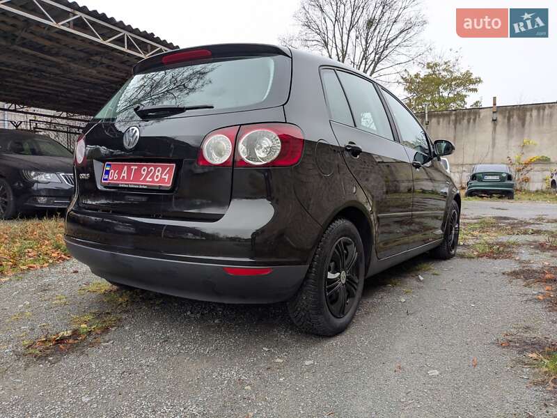 Хэтчбек Volkswagen Golf 2005 в Звягеле