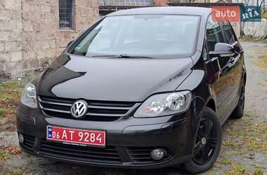 Хэтчбек Volkswagen Golf 2005 в Звягеле