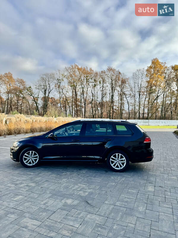 Универсал Volkswagen Golf 2017 в Луцке