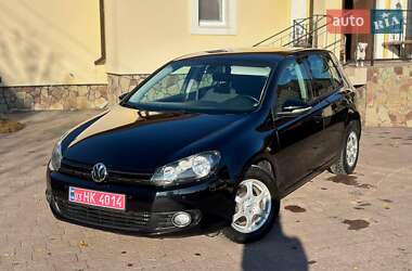 Хэтчбек Volkswagen Golf 2010 в Луцке