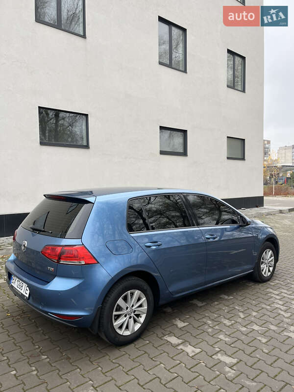 Хэтчбек Volkswagen Golf 2013 в Хмельницком