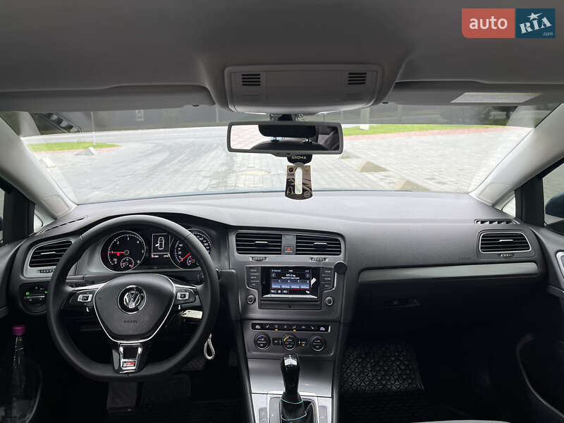 Хэтчбек Volkswagen Golf 2013 в Хмельницком