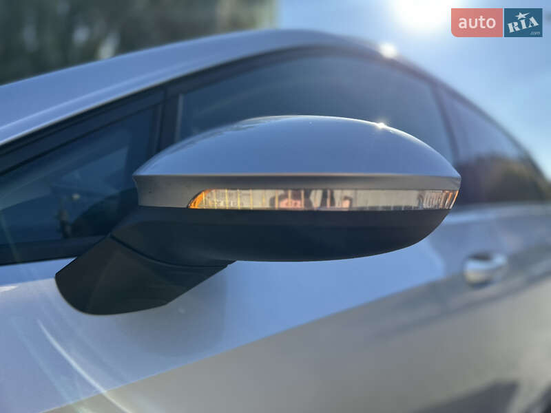 Универсал Volkswagen Golf 2021 в Калуше