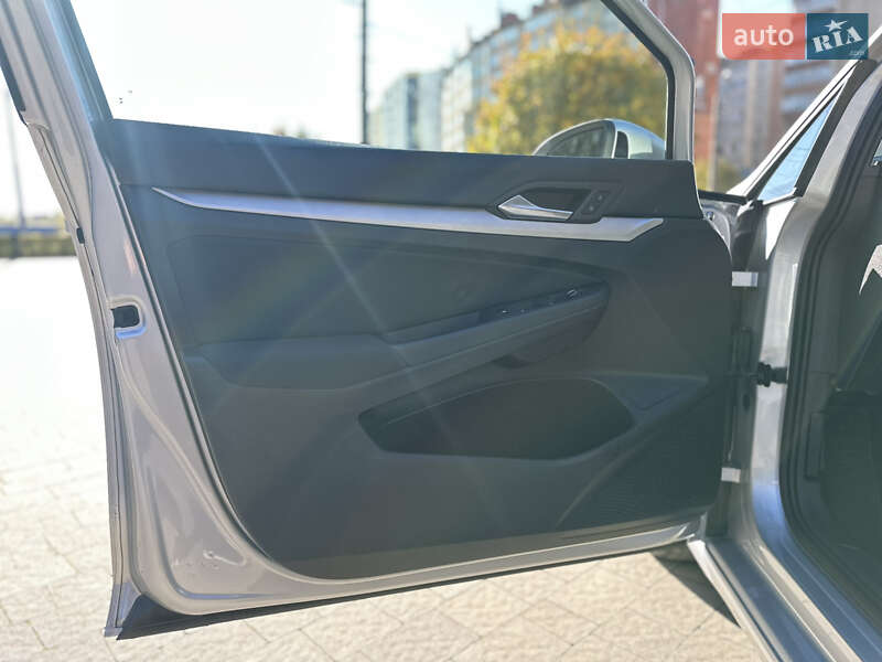 Универсал Volkswagen Golf 2021 в Калуше