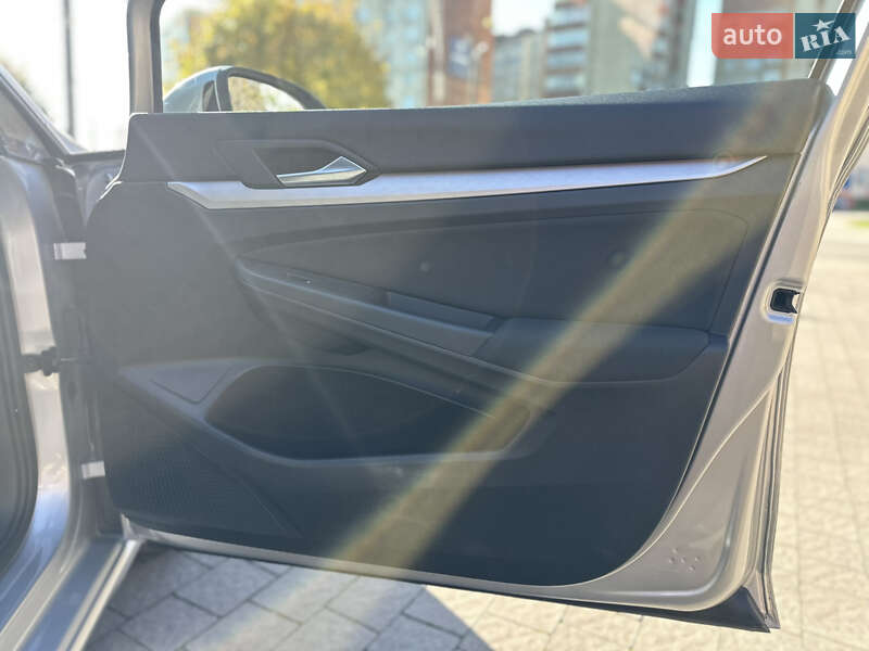 Универсал Volkswagen Golf 2021 в Калуше