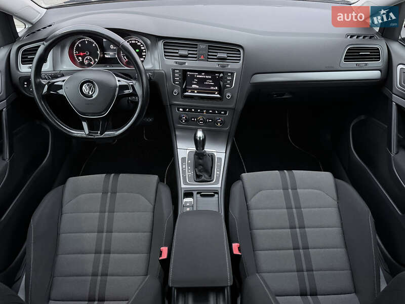 Универсал Volkswagen Golf 2013 в Киеве