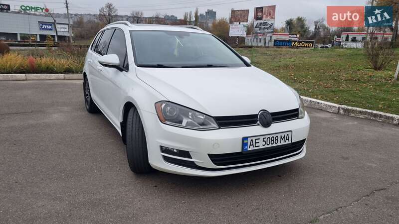 Универсал Volkswagen Golf 2015 в Кривом Роге