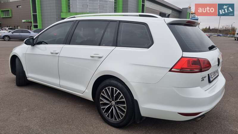 Универсал Volkswagen Golf 2015 в Кривом Роге
