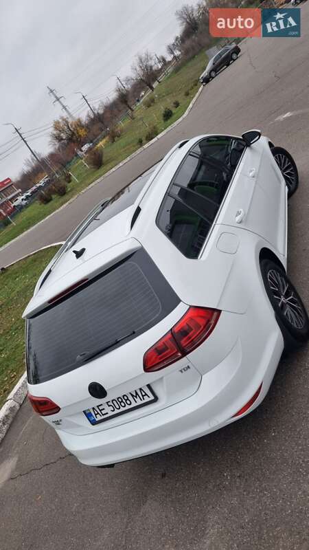 Универсал Volkswagen Golf 2015 в Кривом Роге