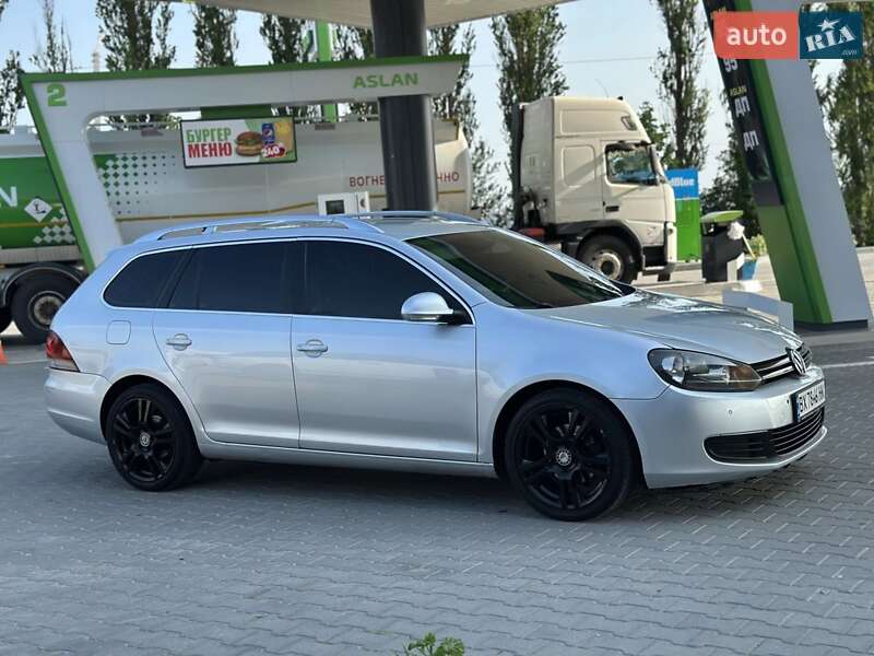 Универсал Volkswagen Golf 2010 в Хмельницком